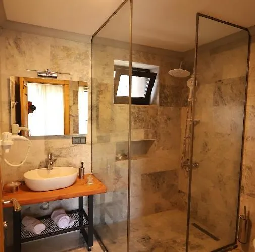 Hotel çandır Restaurant *